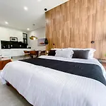 Best Studio At 5Th Ave With Pool Gym Steps To Beach