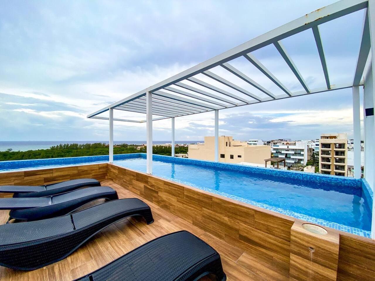 At 5th Ave With Pool Gym Steps To Apartamento Playa del Carmen