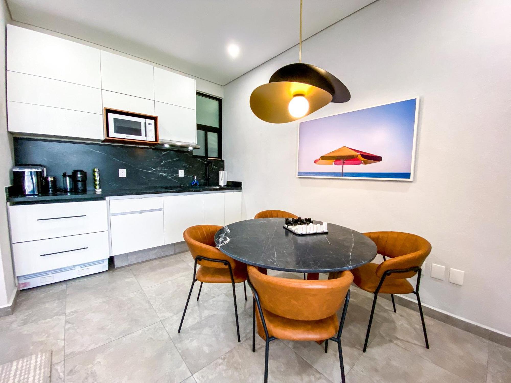 Apartamento At 5th Ave With Pool Gym Steps To *
